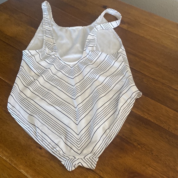 Striped bathing suit size 38 B/C - Picture 2 of 3